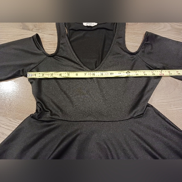 Anself Long Sleeve Cold Shoulder Fit to Flare V-Neck Black Dress - Picture 6 of 11